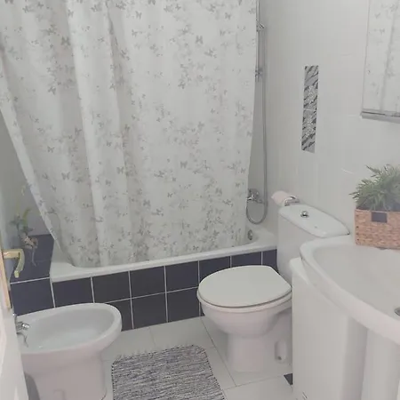 En Apolo 7 A 100mts De La Playa Apartamento