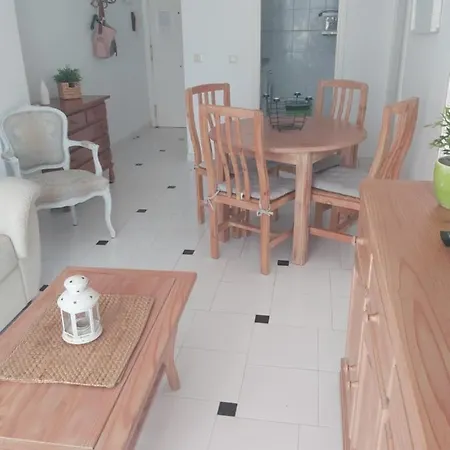 En Apolo 7 A 100mts De La Playa Apartman